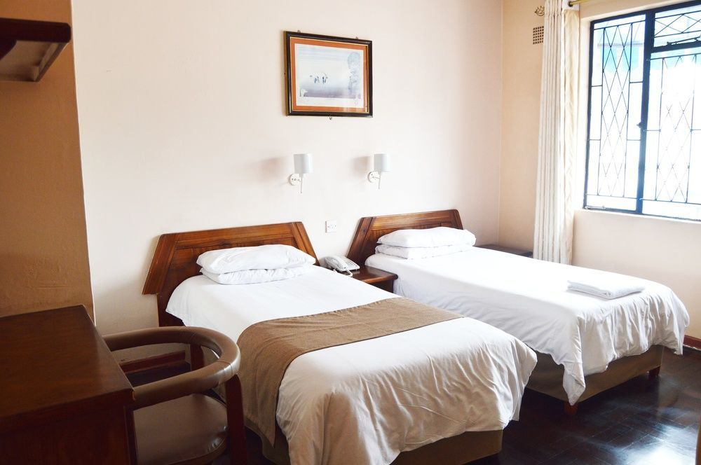 Horizon Inn Harare Buitenkant foto