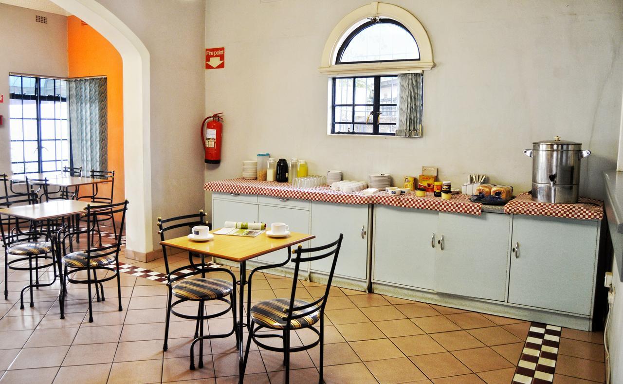 Horizon Inn Harare Buitenkant foto