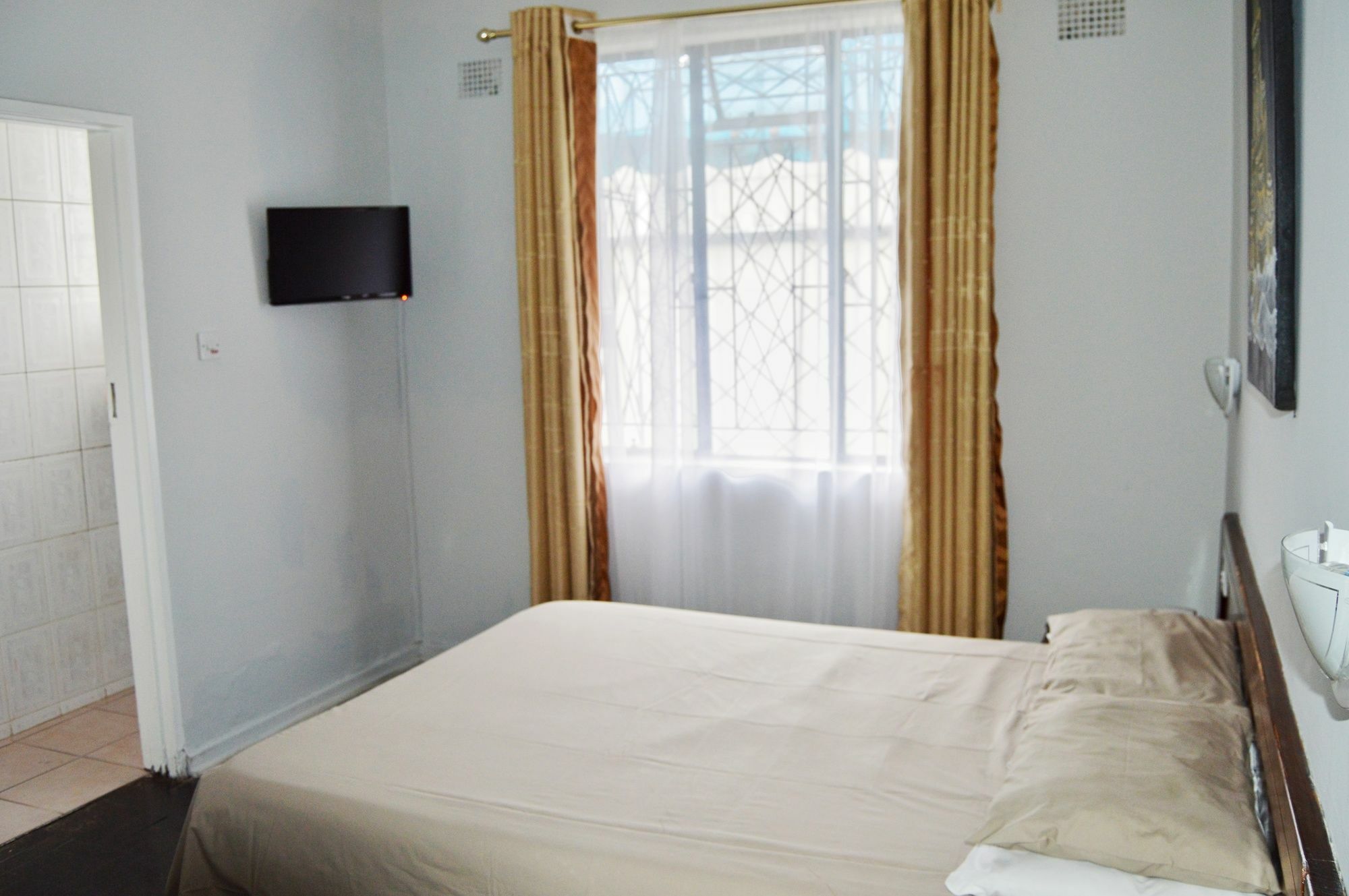 Horizon Inn Harare Buitenkant foto