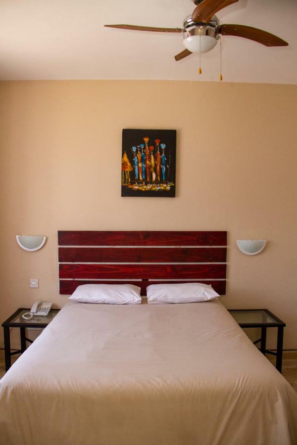 Horizon Inn Harare Buitenkant foto