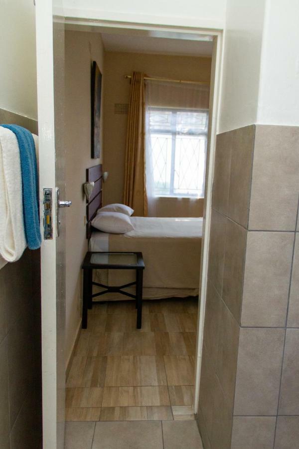 Horizon Inn Harare Buitenkant foto